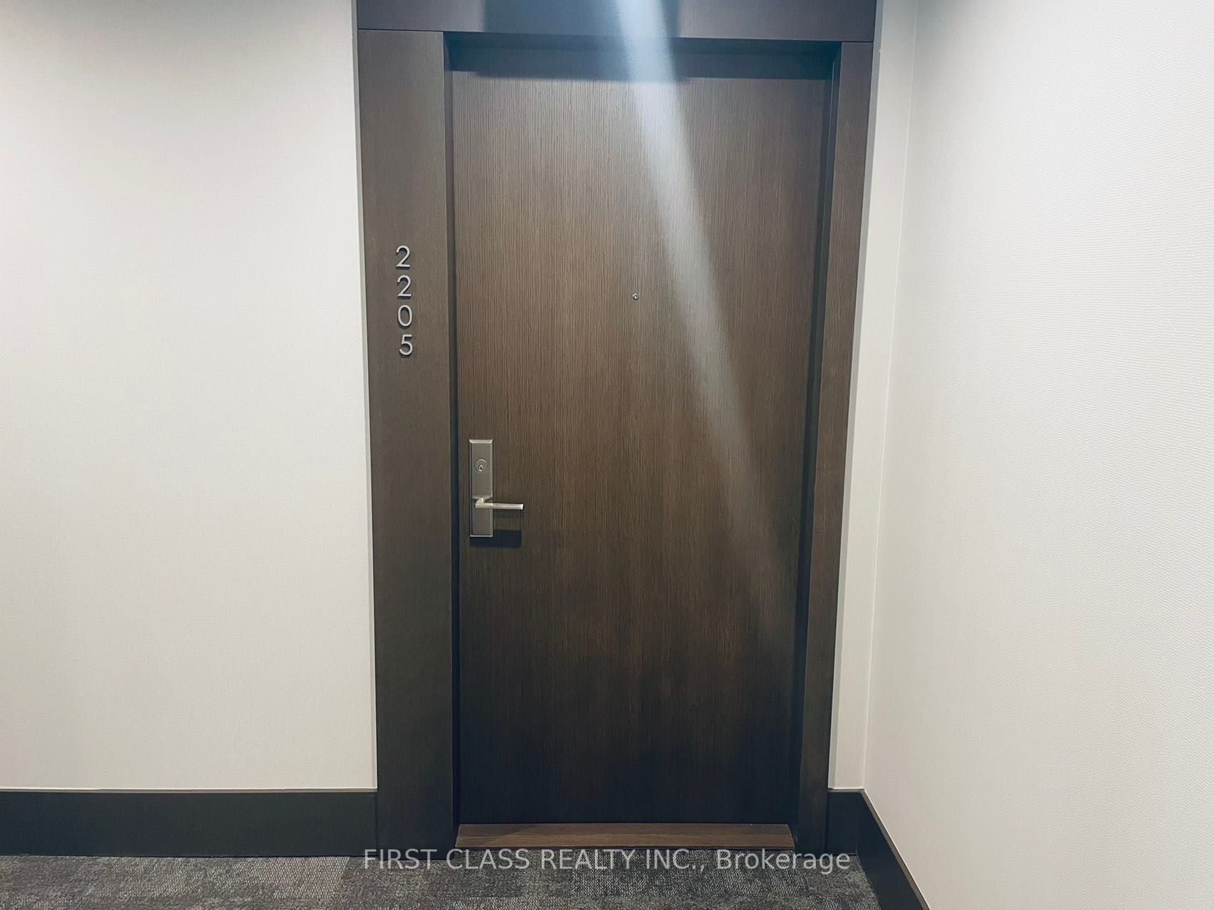 39 Roehampton Ave, #2205