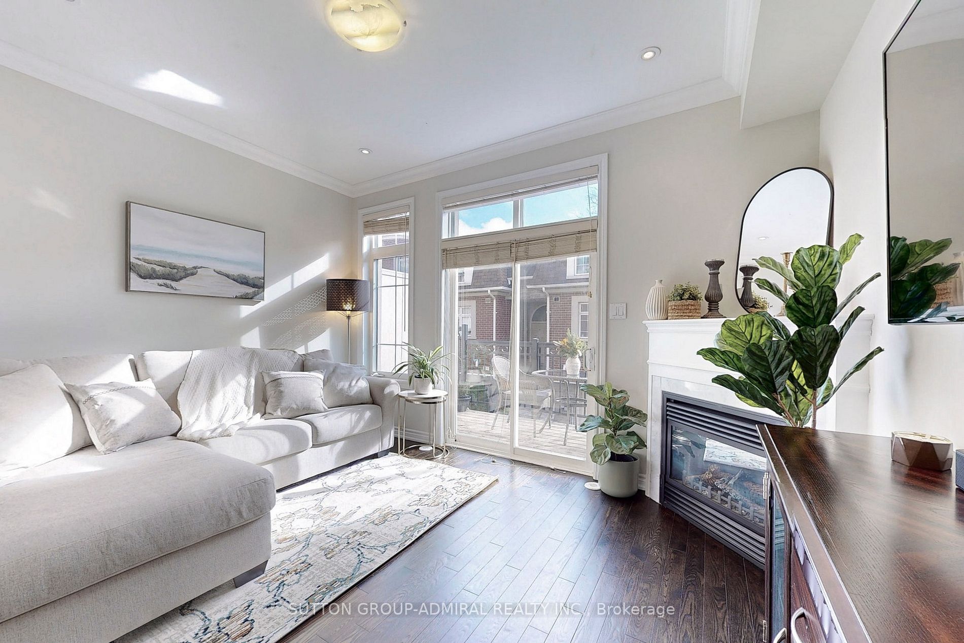 99A Finch Ave W