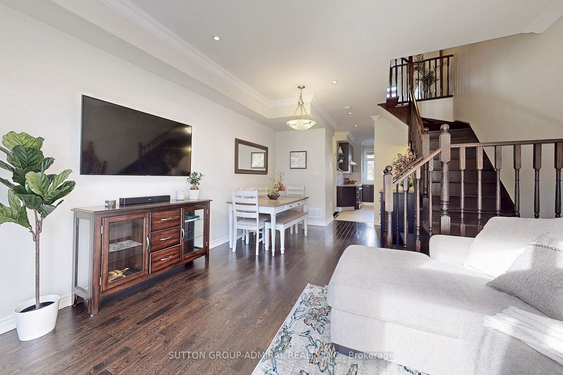 99A Finch Ave W