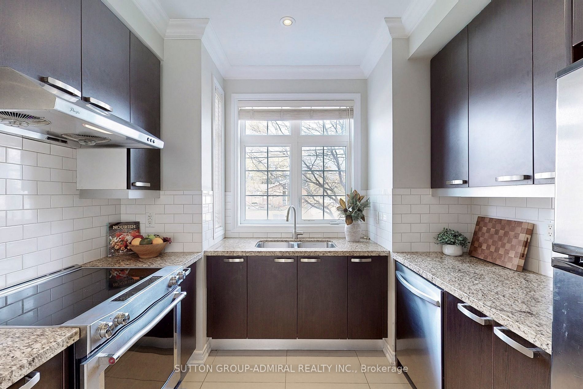 99A Finch Ave W