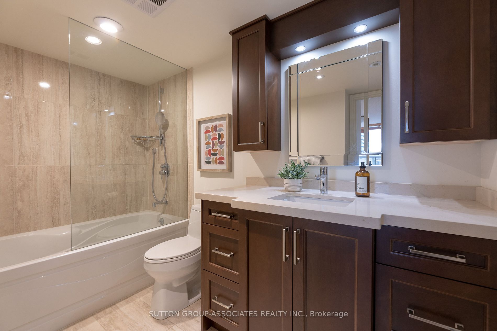 123 Eglinton Ave E, #808