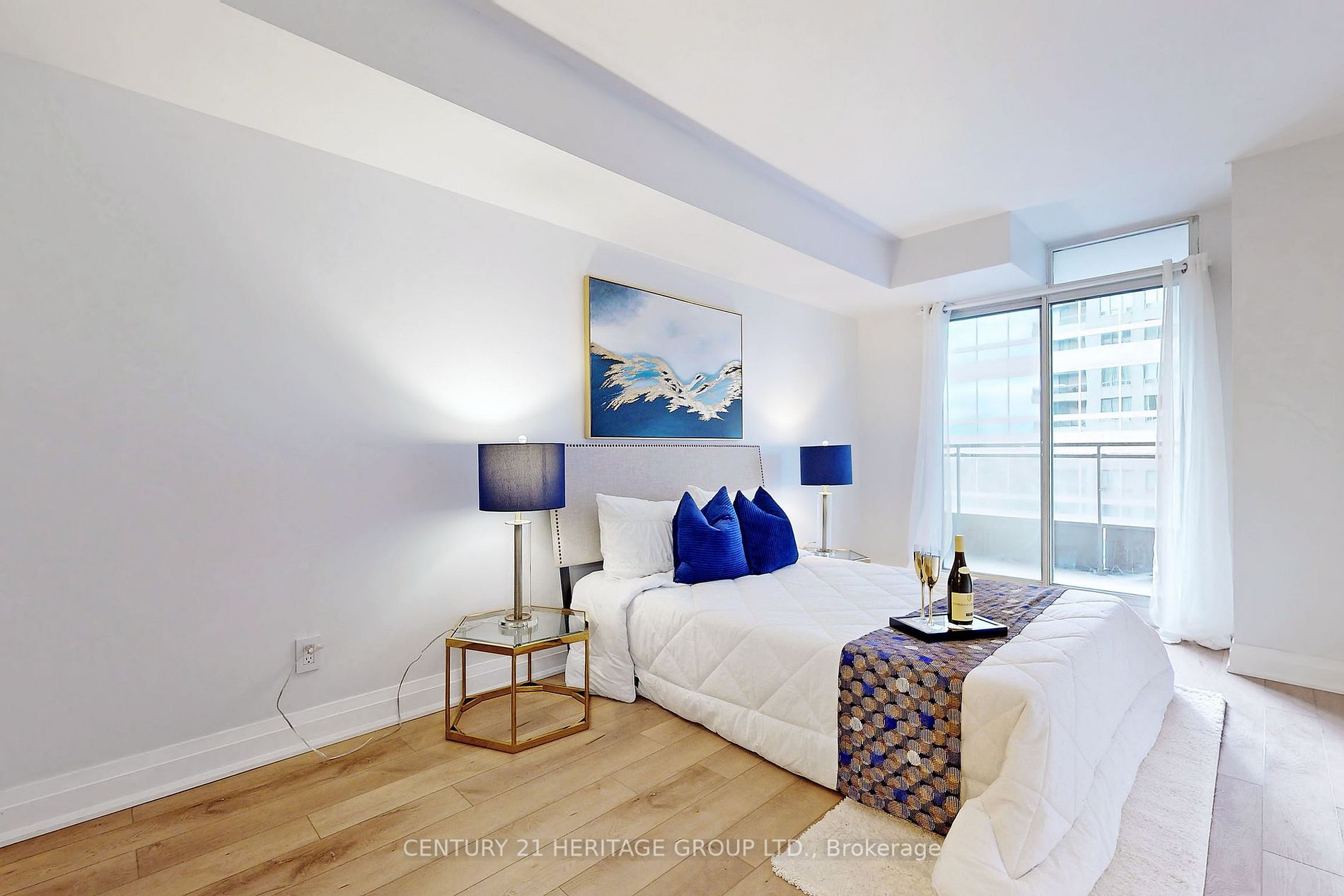 260 Doris Ave, #811