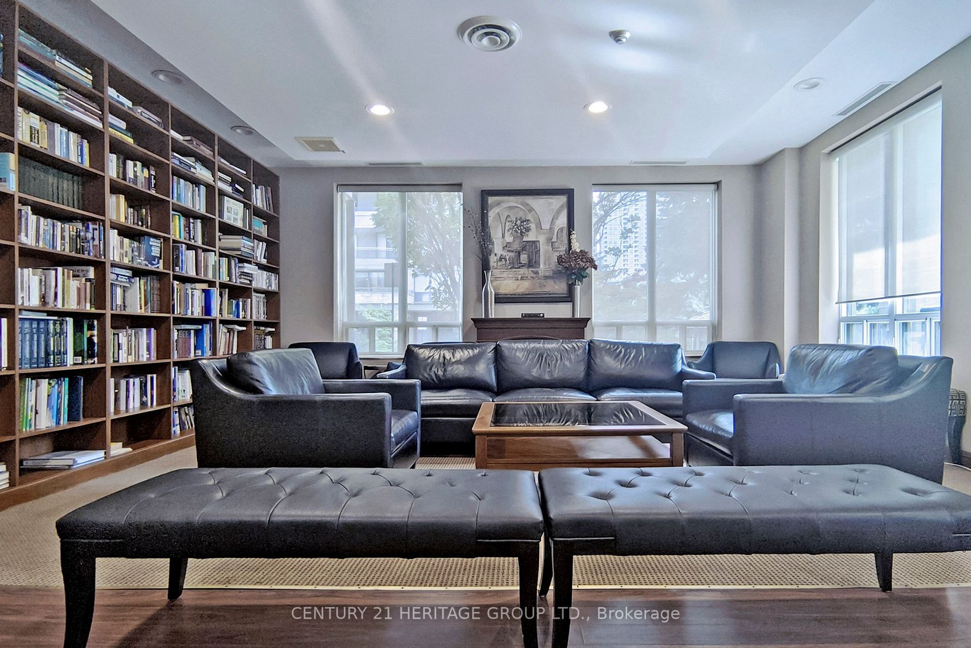 260 Doris Ave, #811