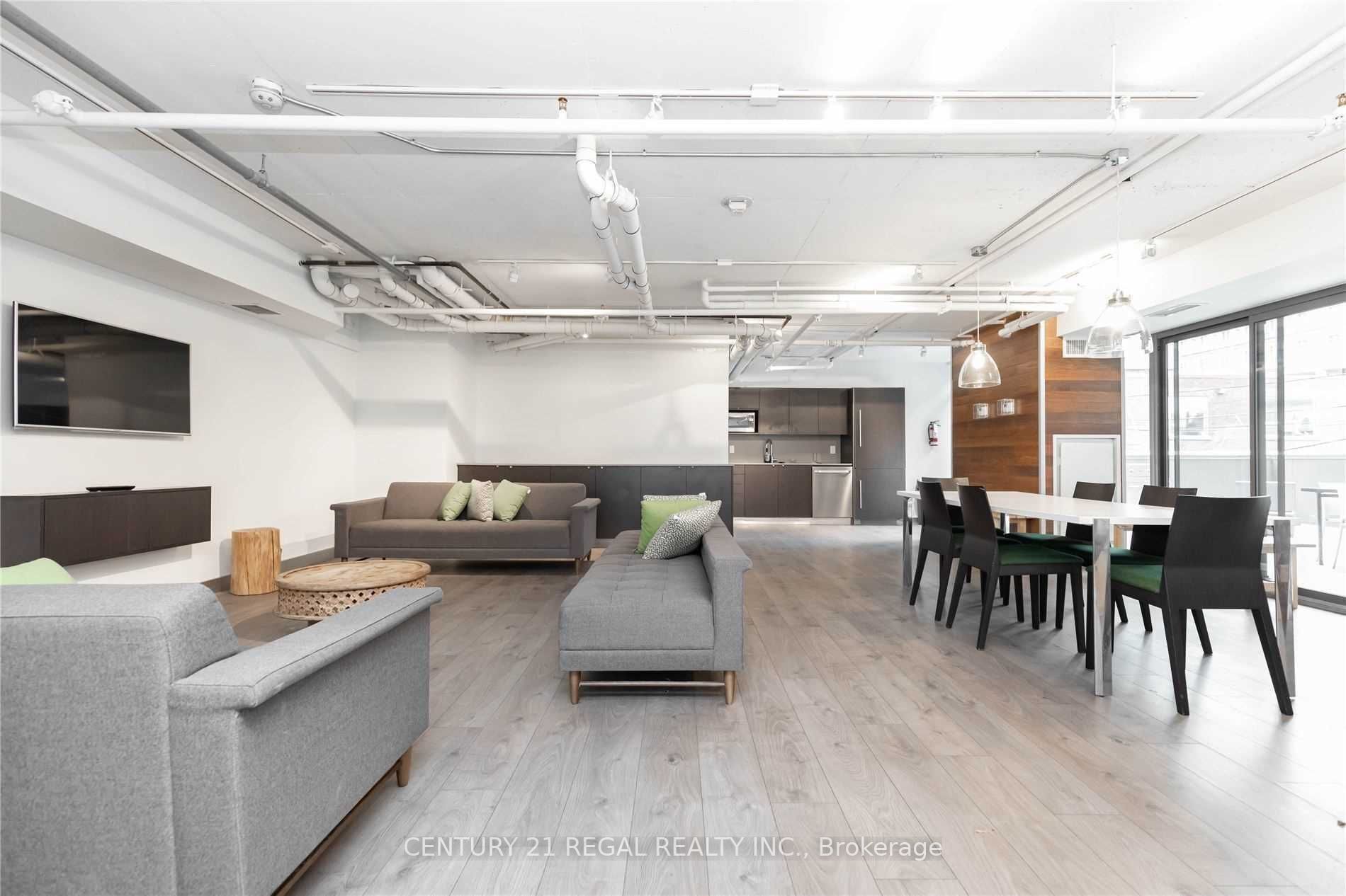 32 Camden St, #201