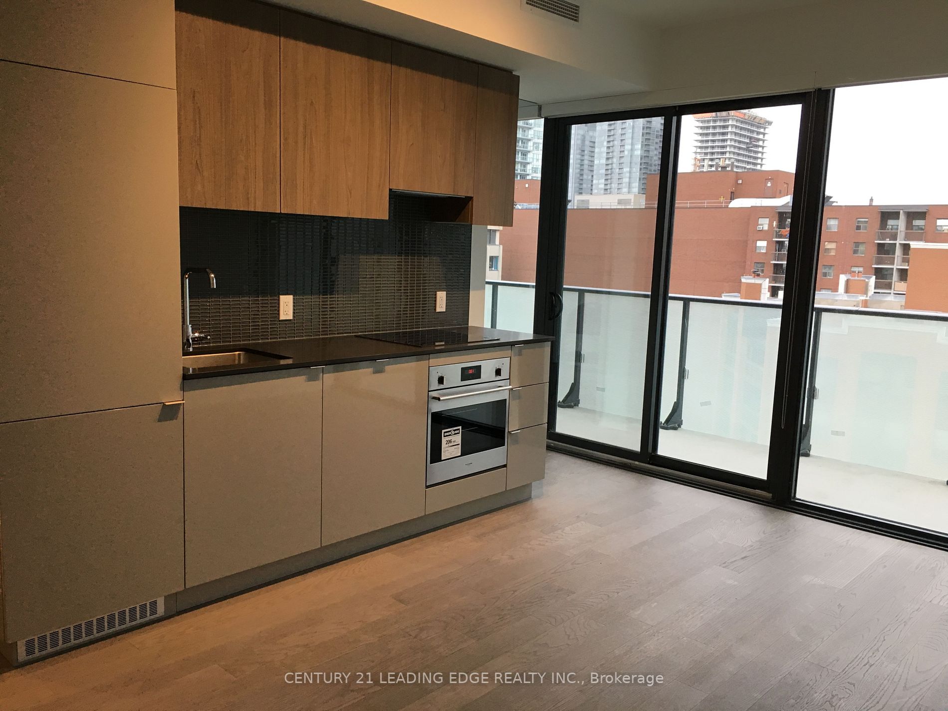 161 Roehampton Ave, #1102