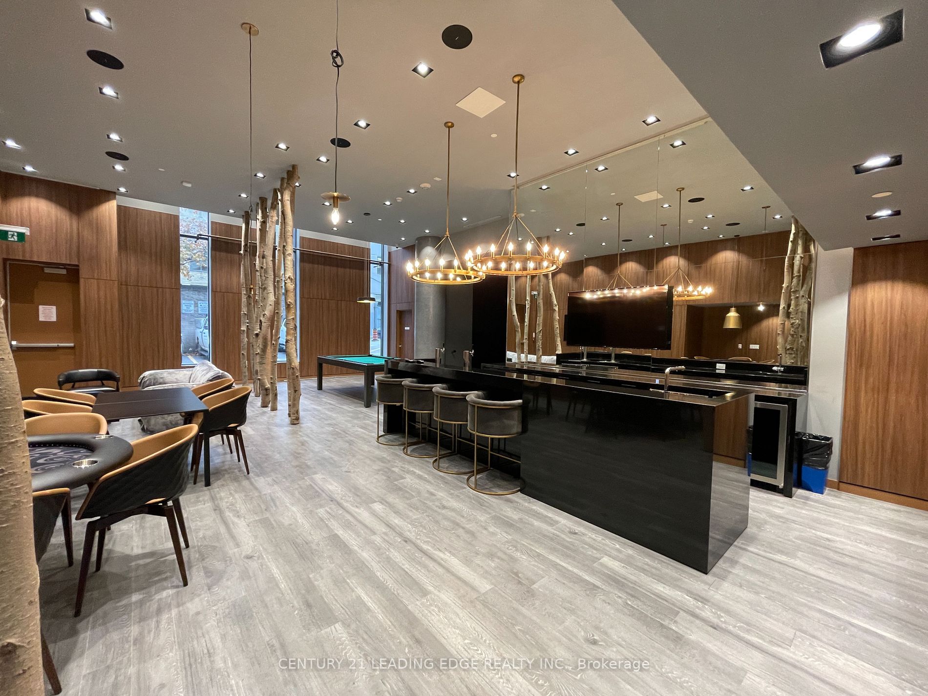 161 Roehampton Ave, #1102