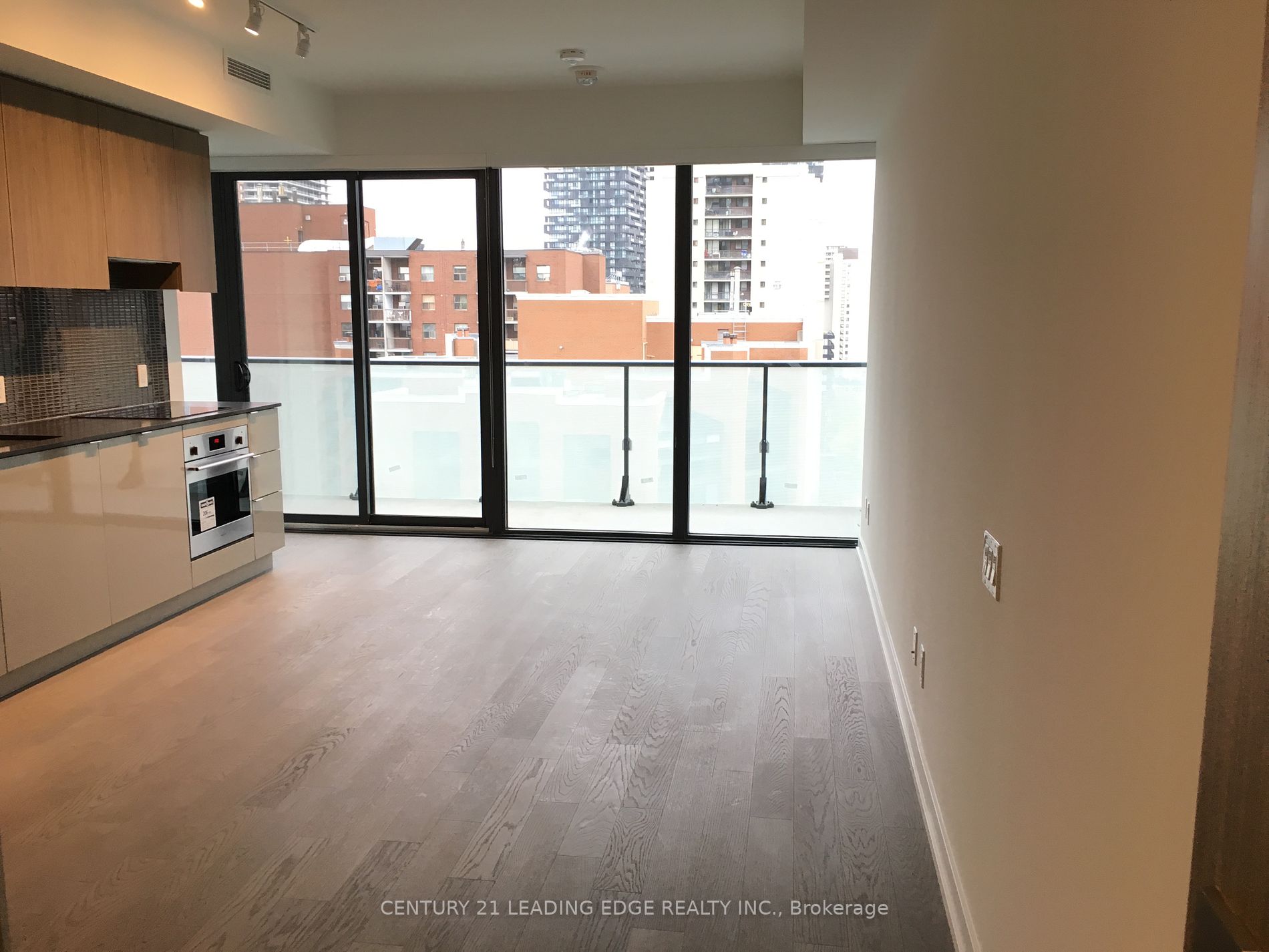 161 Roehampton Ave, #1102