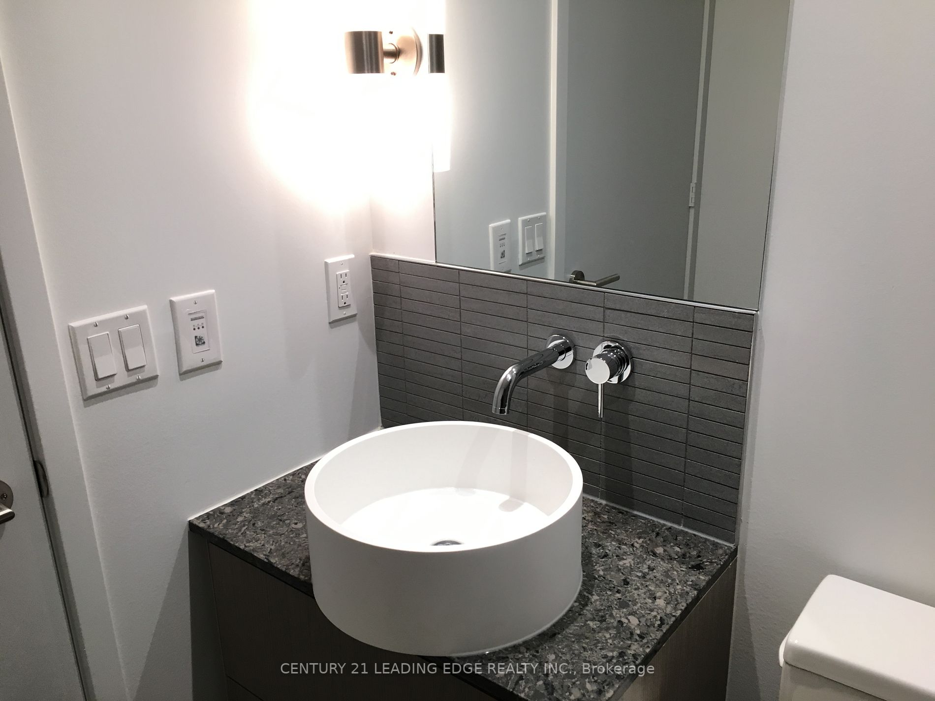 161 Roehampton Ave, #1102