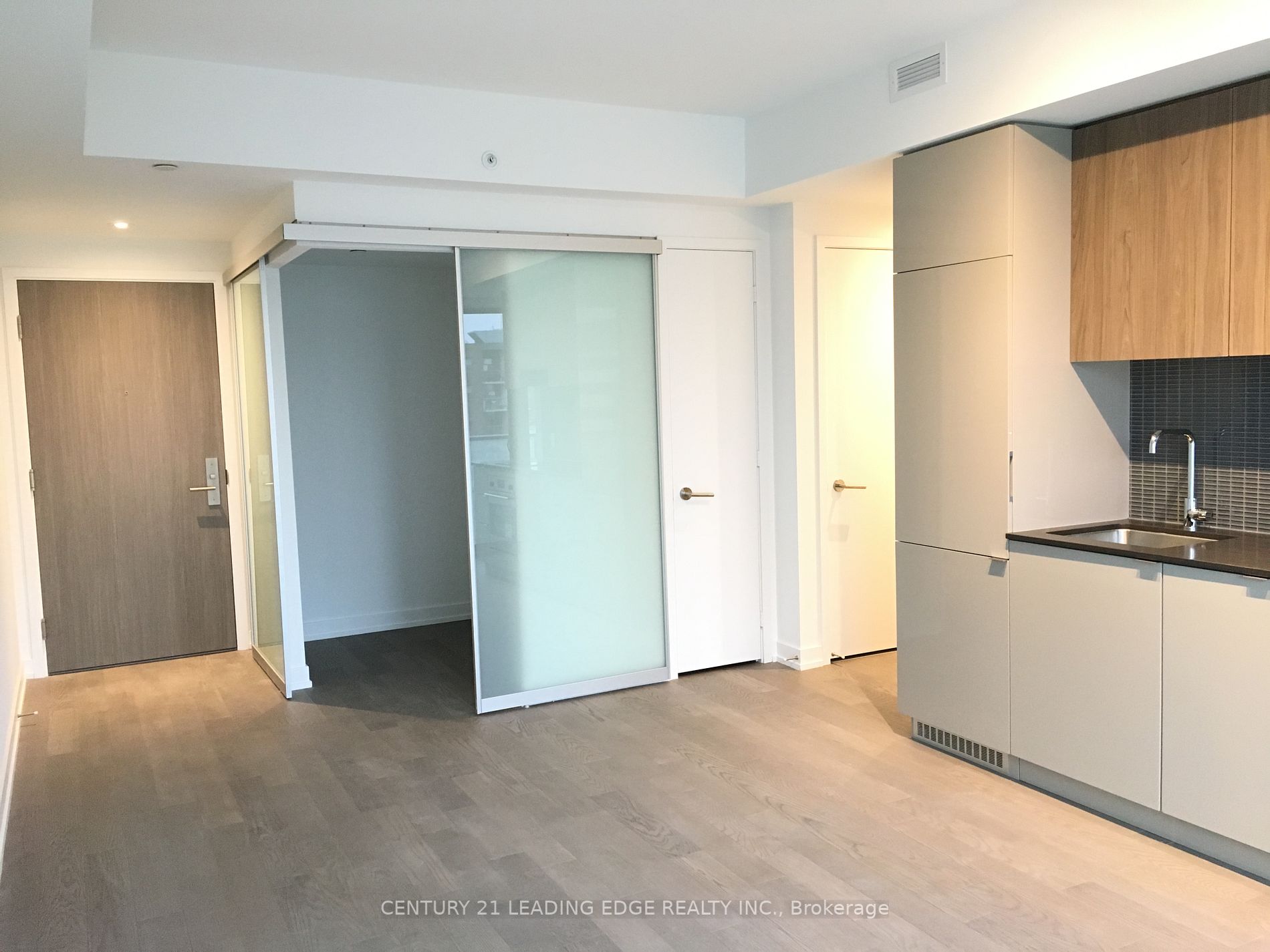 161 Roehampton Ave, #1102