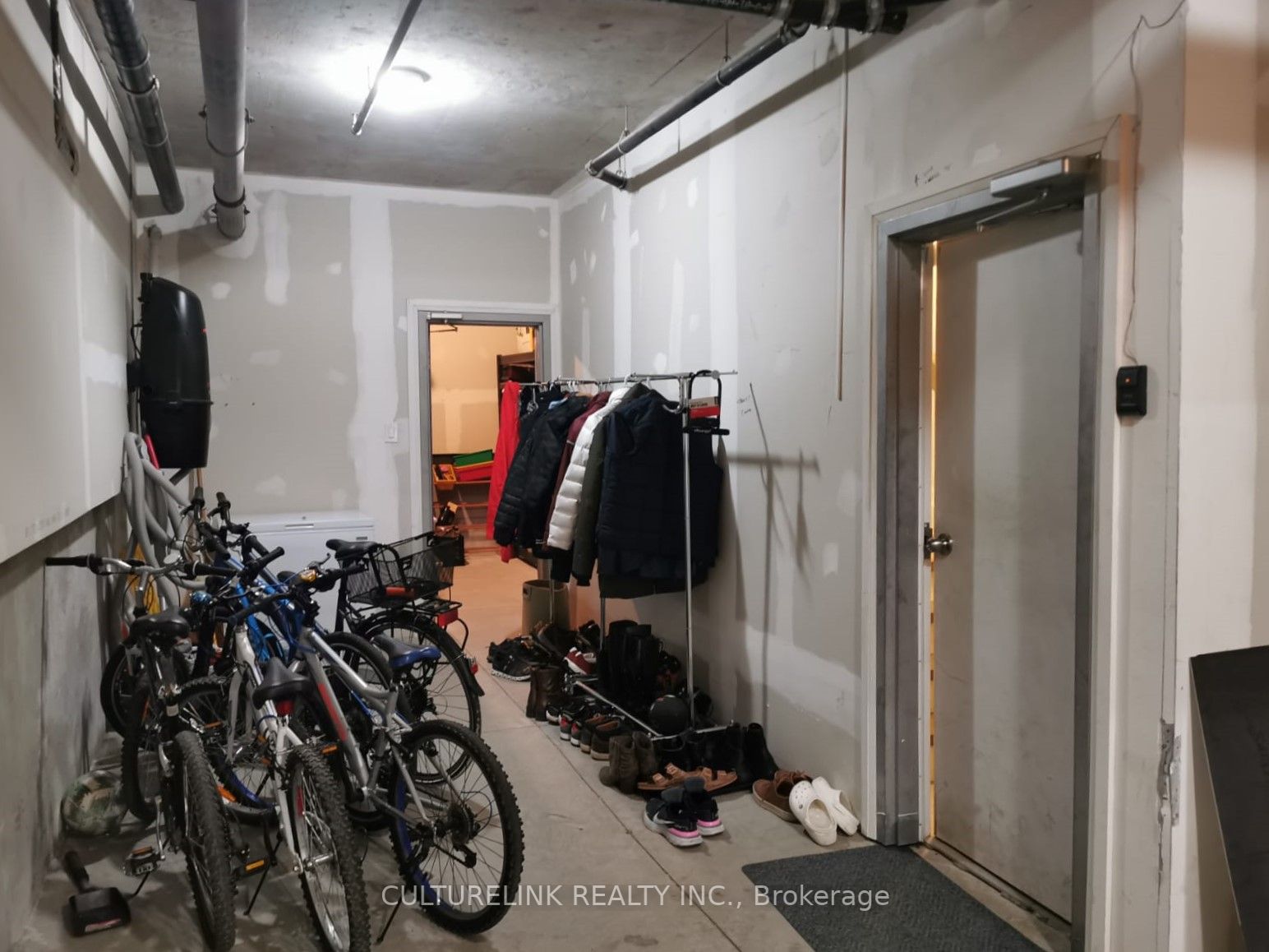 47A Burnaby Blvd