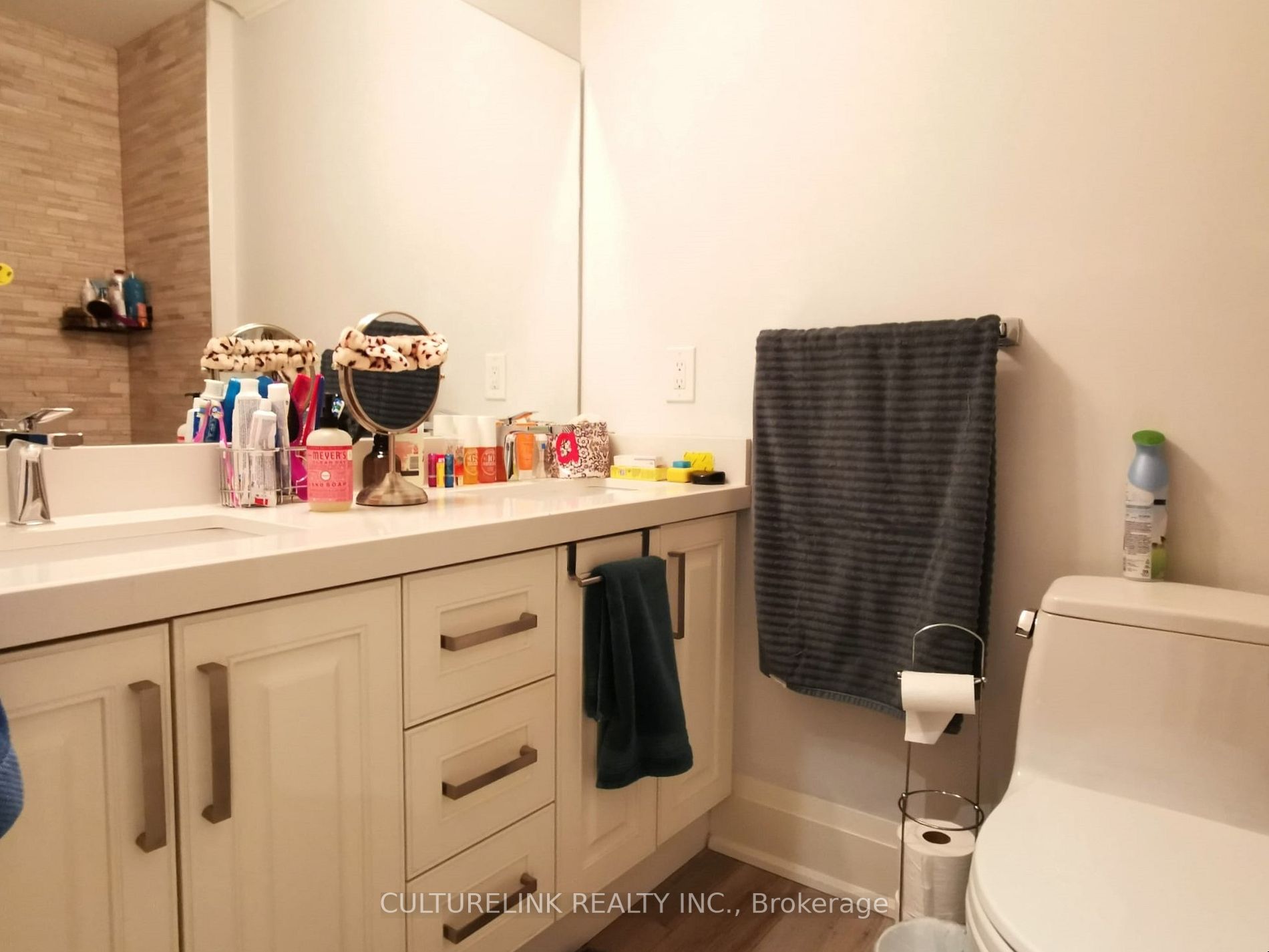 47A Burnaby Blvd