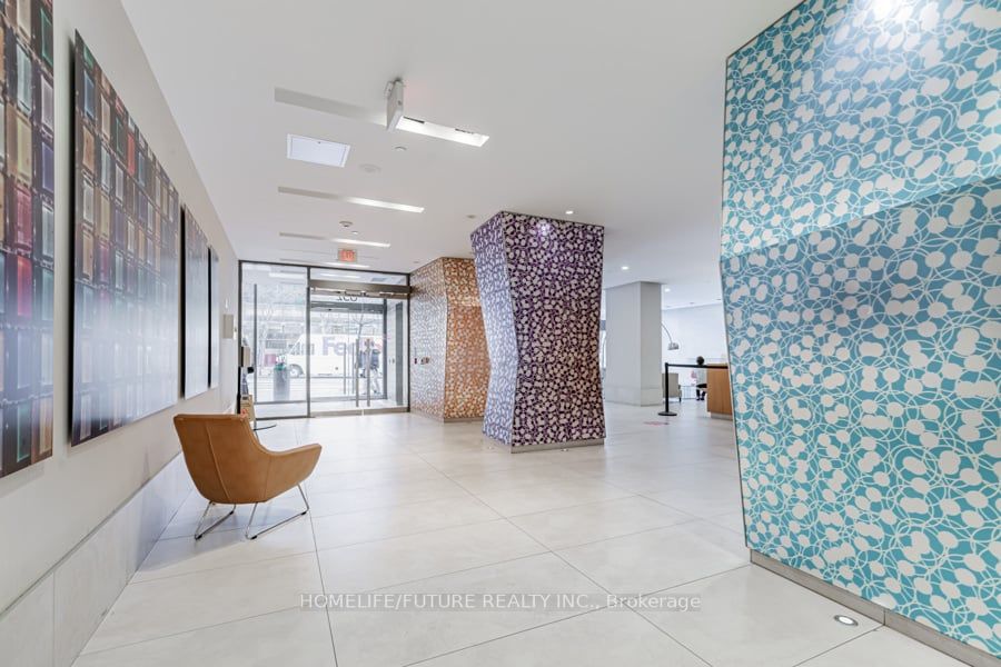 832 Bay St, #605