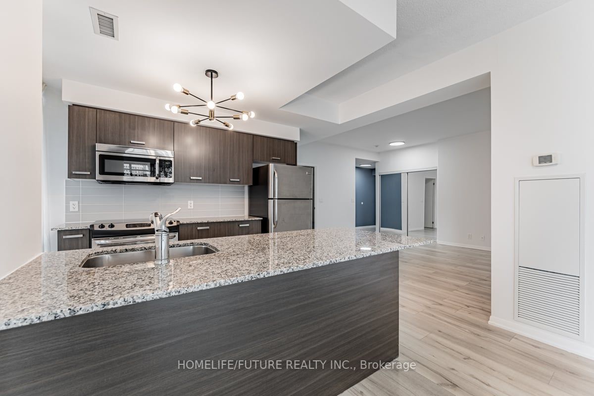 832 Bay St, #605