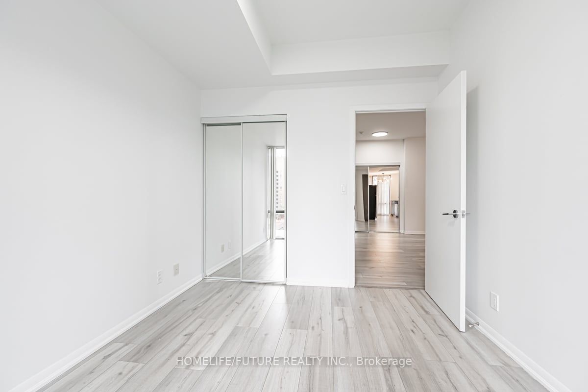 832 Bay St, #605