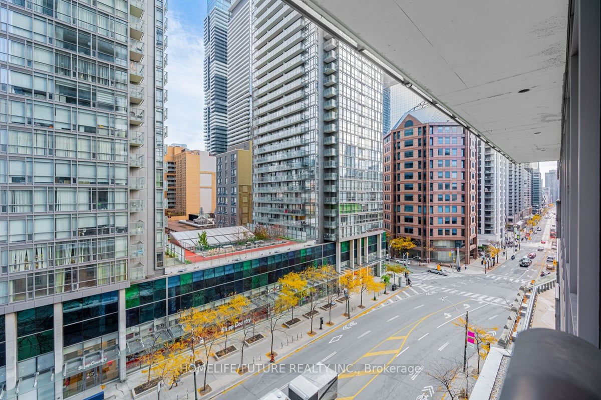 832 Bay St, #605
