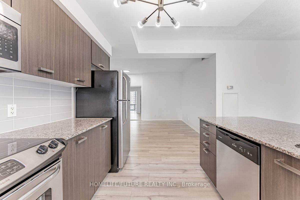 832 Bay St, #605