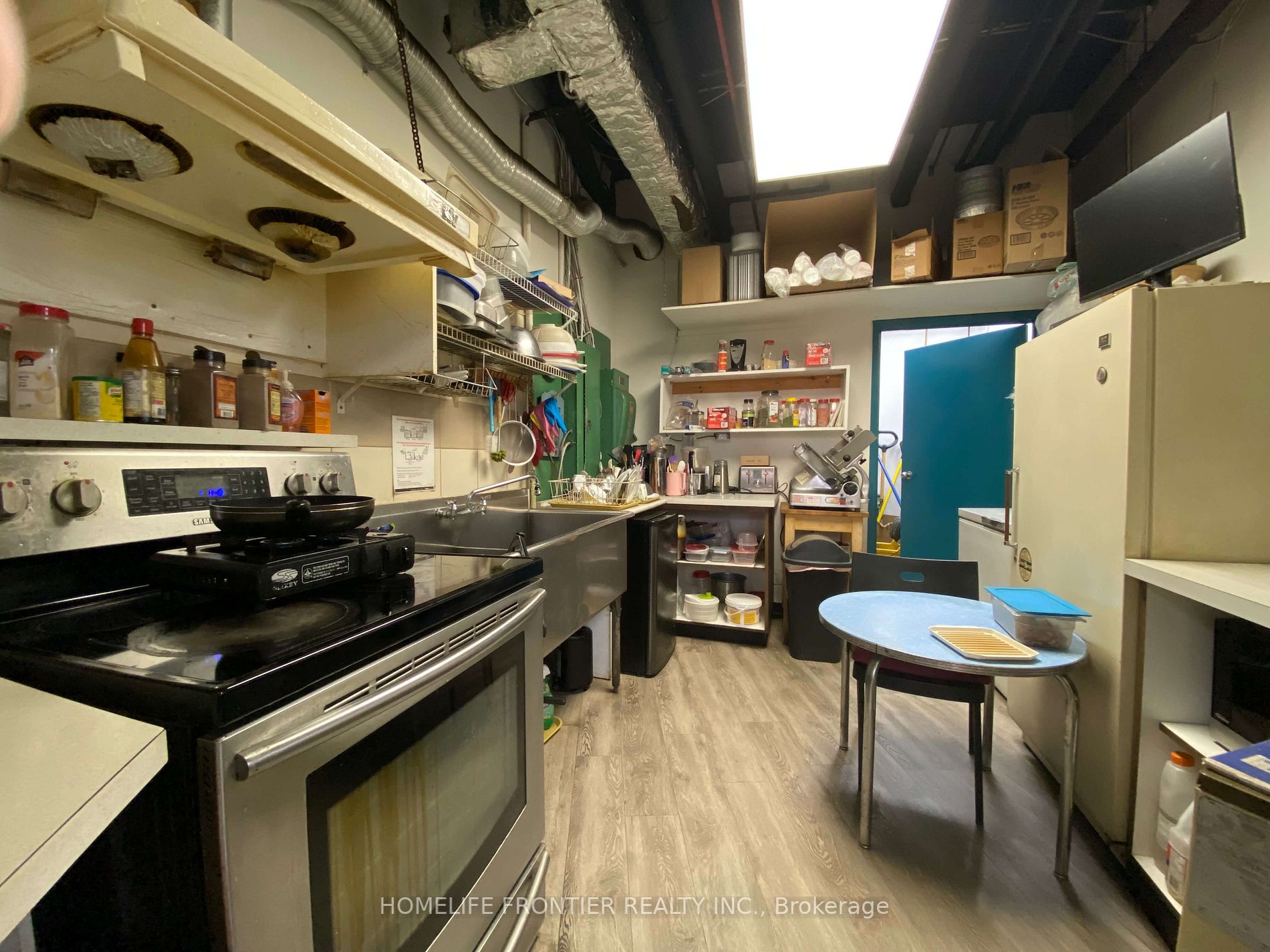 393 King St E, #1