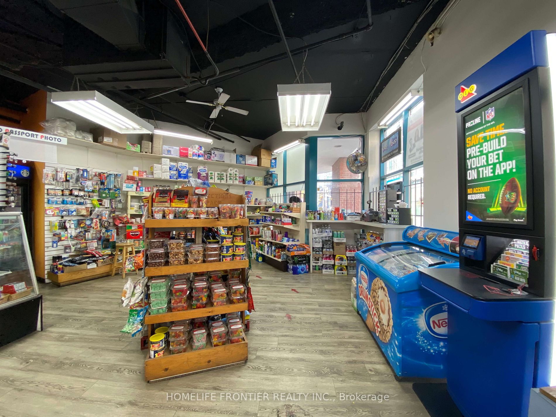 393 King St E, #1