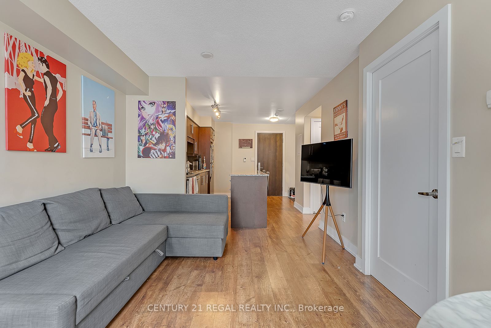 20 Blue Jays Way, #1812