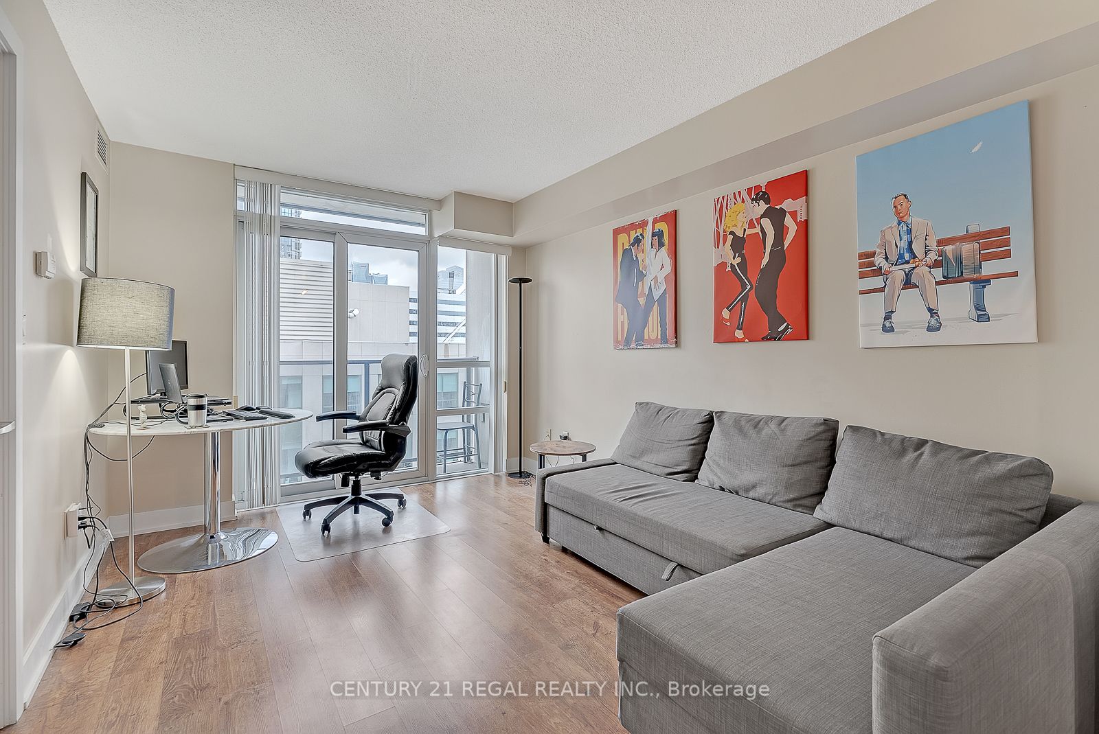 20 Blue Jays Way, #1812