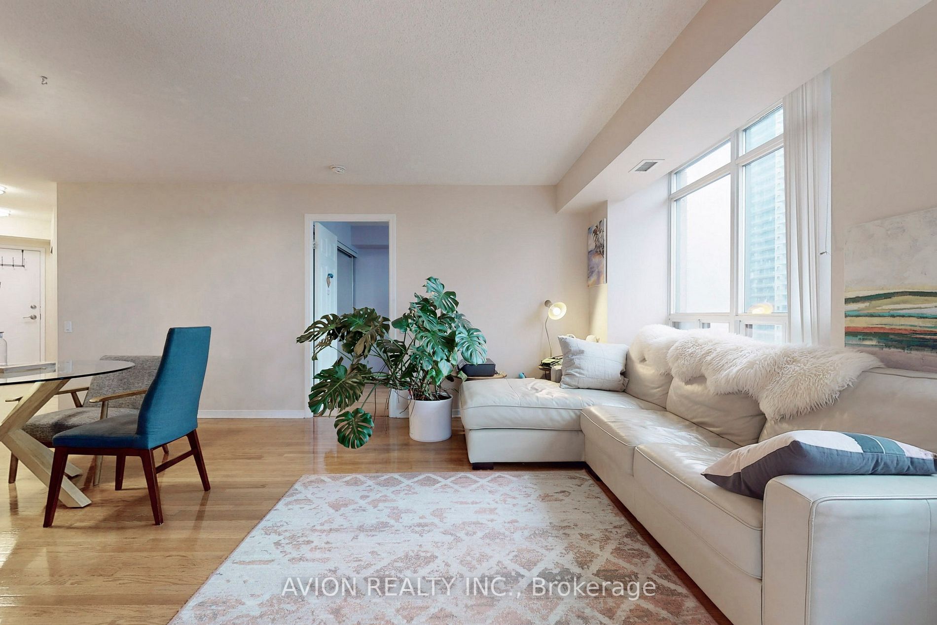 33 Empress Ave, #703