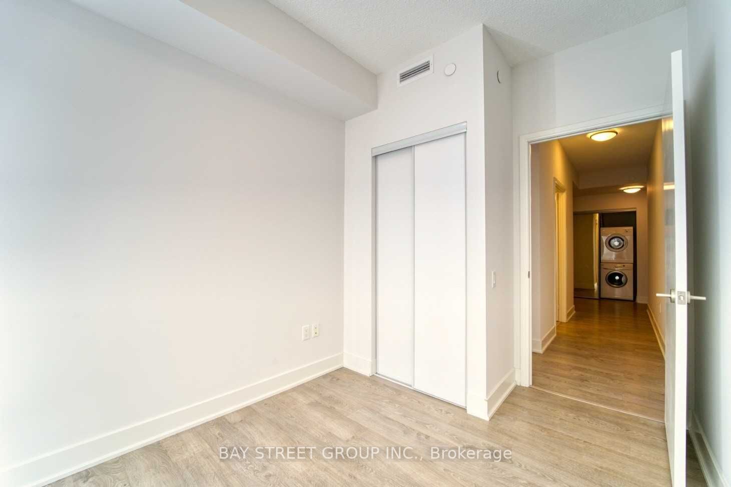 30 Roehampton Ave, #1102