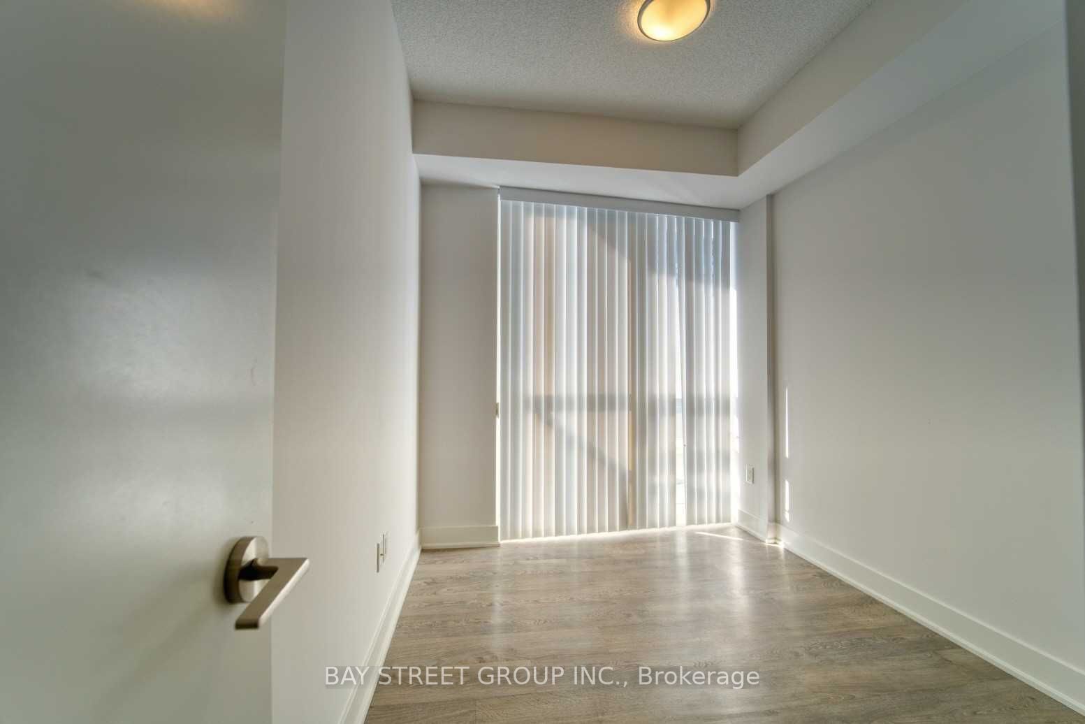 30 Roehampton Ave, #1102