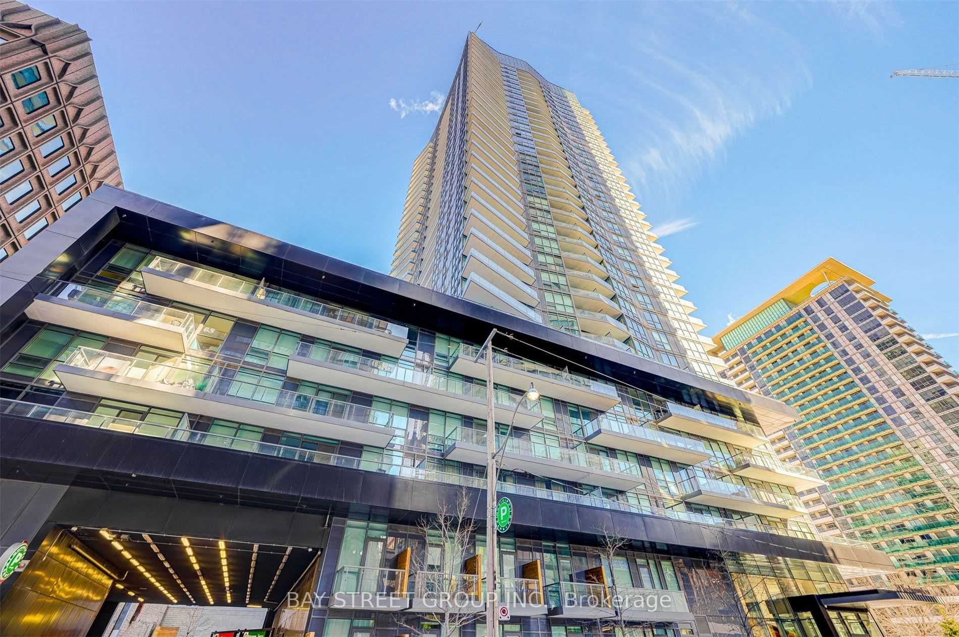 30 Roehampton Ave, #1102