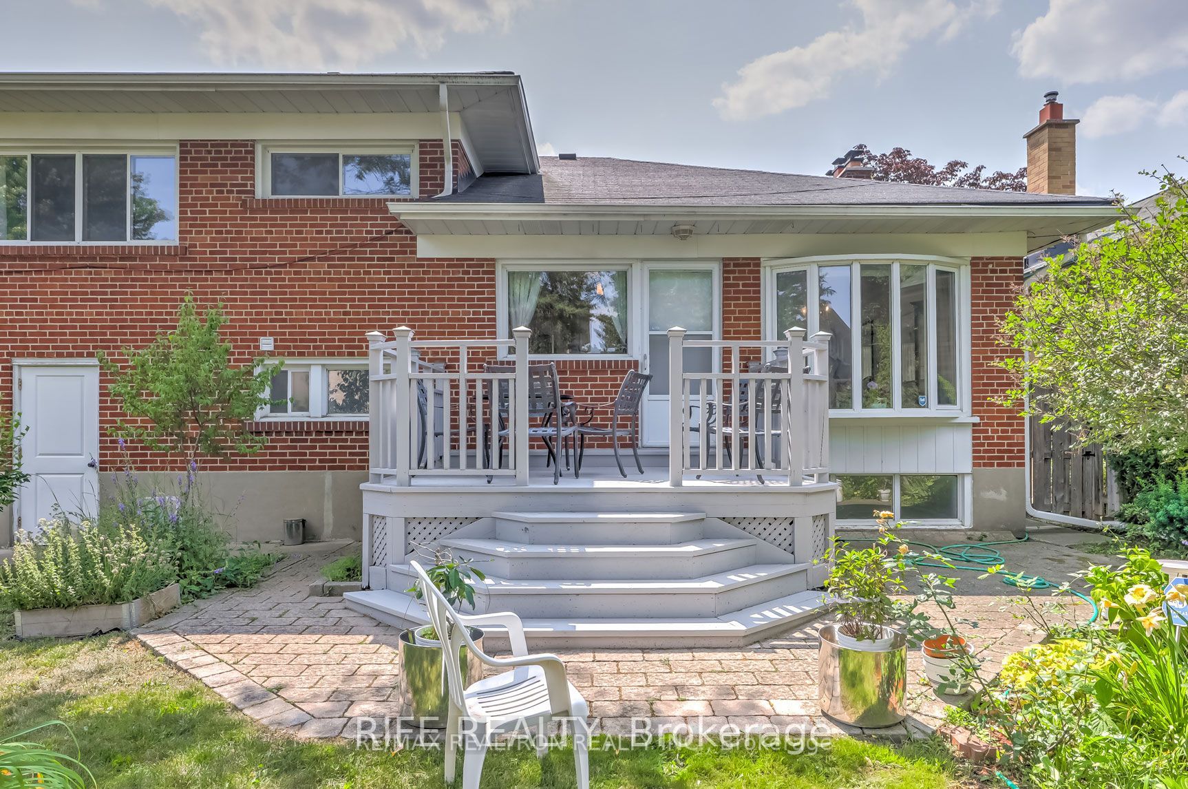 387 Willowdale Ave