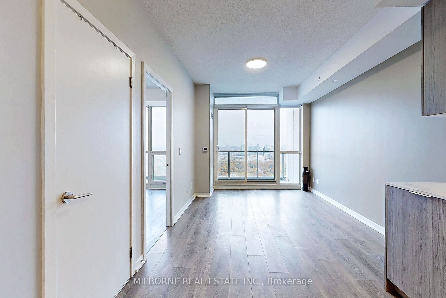 32 Forest Manor Rd, #2201
