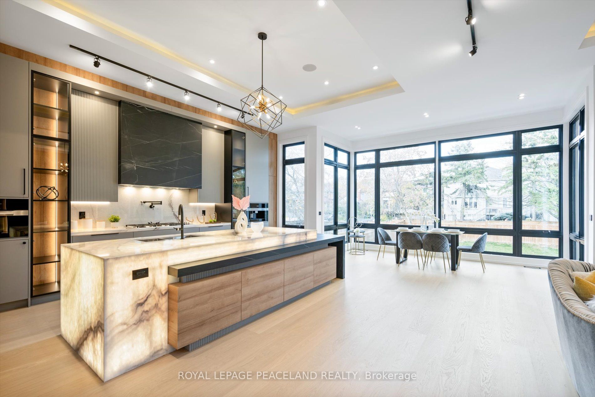 140 Holmes Ave
