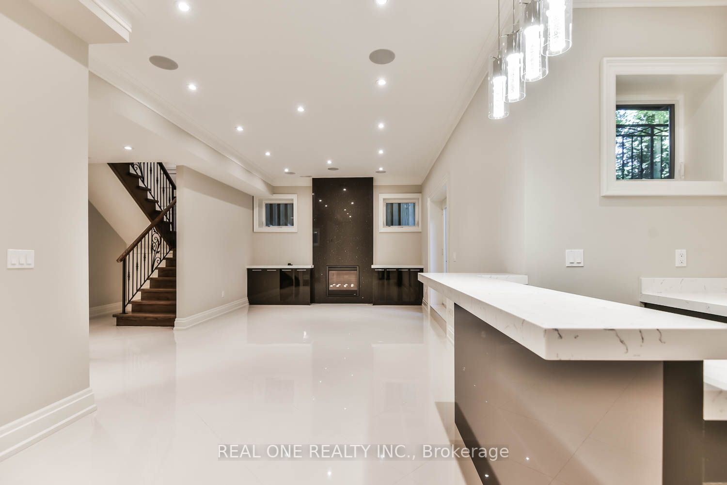 358 Willowdale Ave
