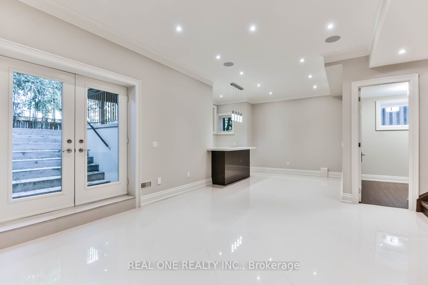358 Willowdale Ave