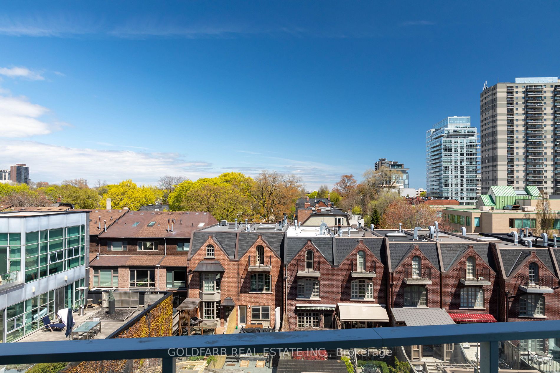 346 Davenport Rd, #404