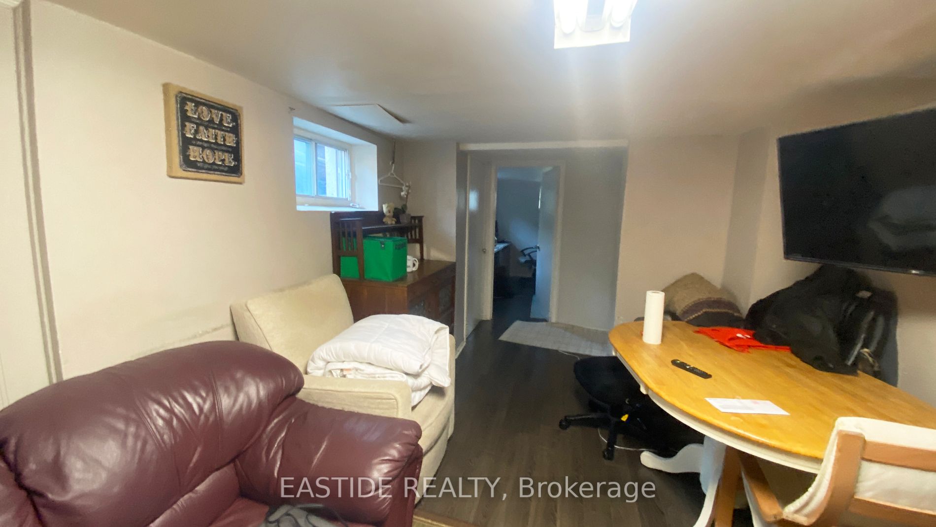 255 Codsell Ave