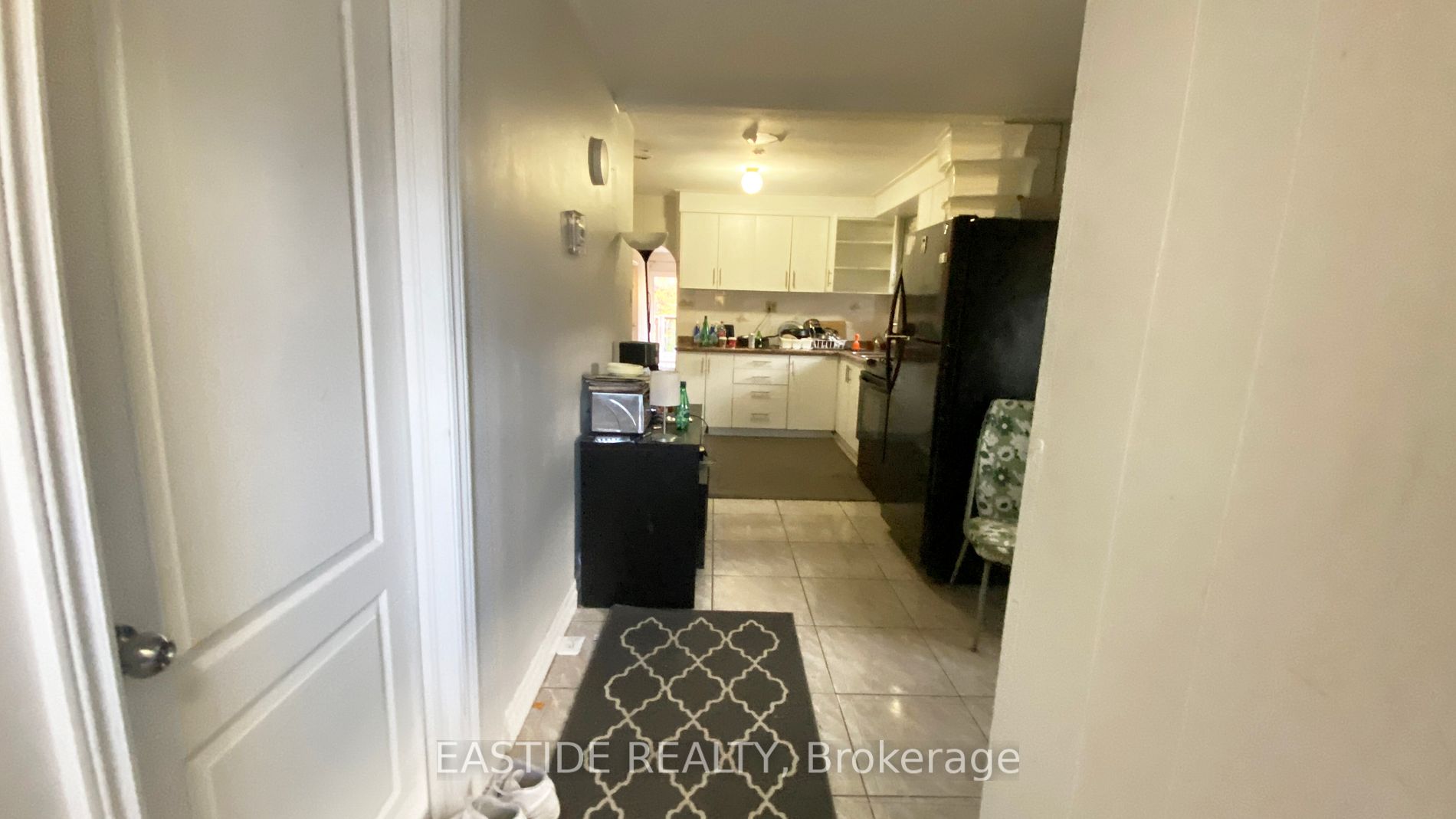 255 Codsell Ave