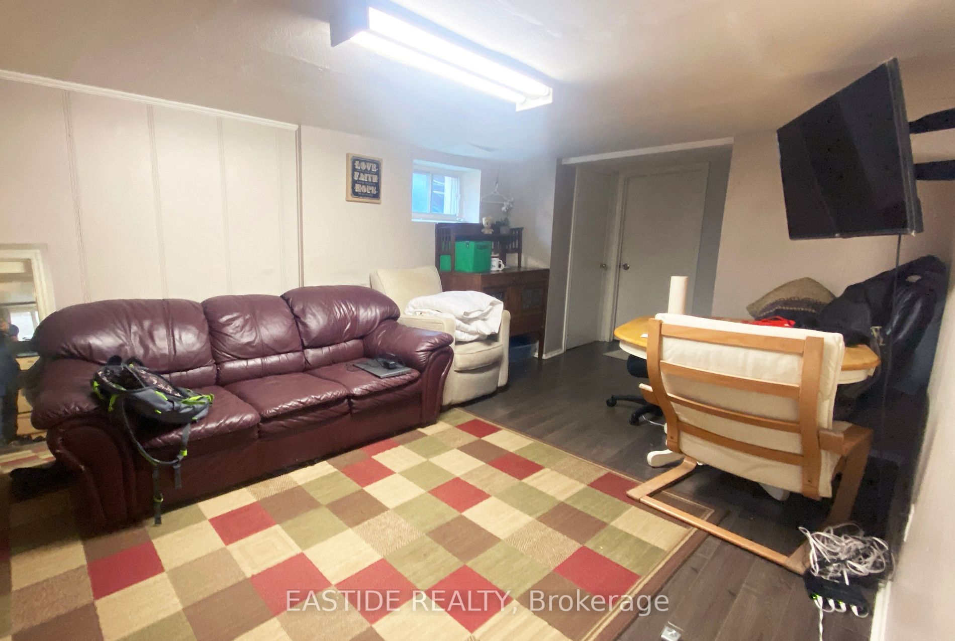 255 Codsell Ave