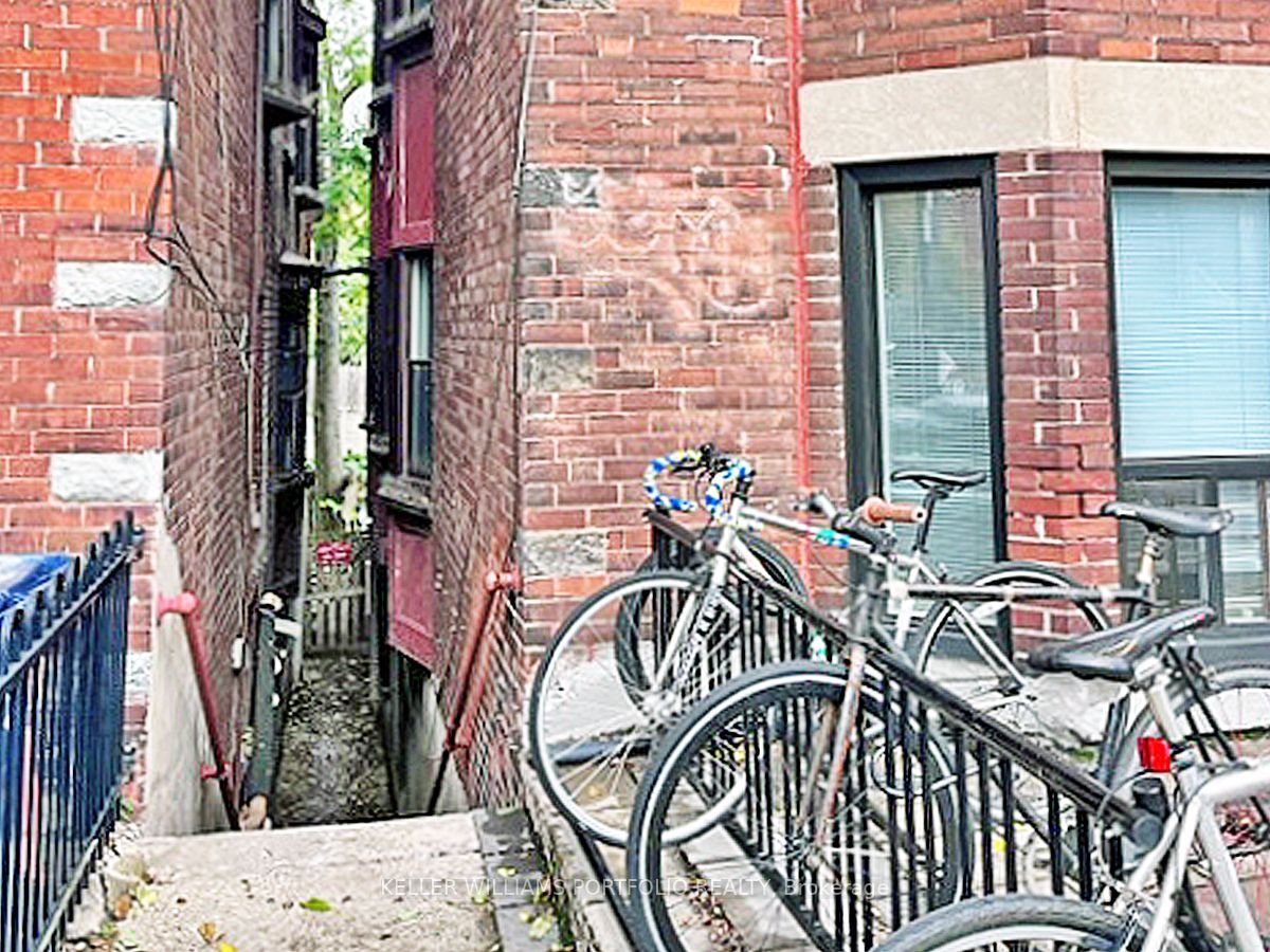 287 Ossington Ave