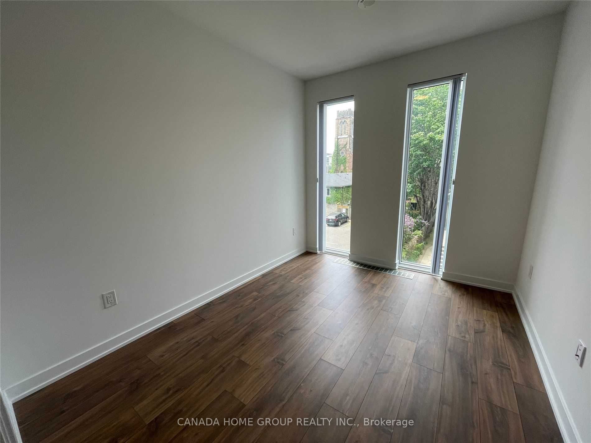 50 Mccaul St, #303