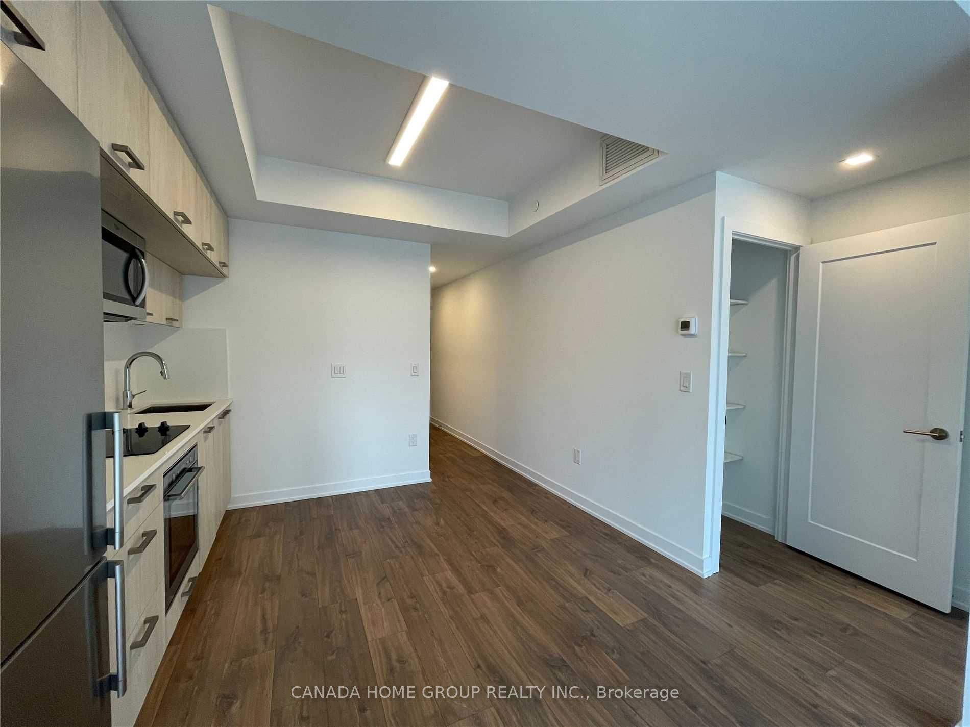50 Mccaul St, #303