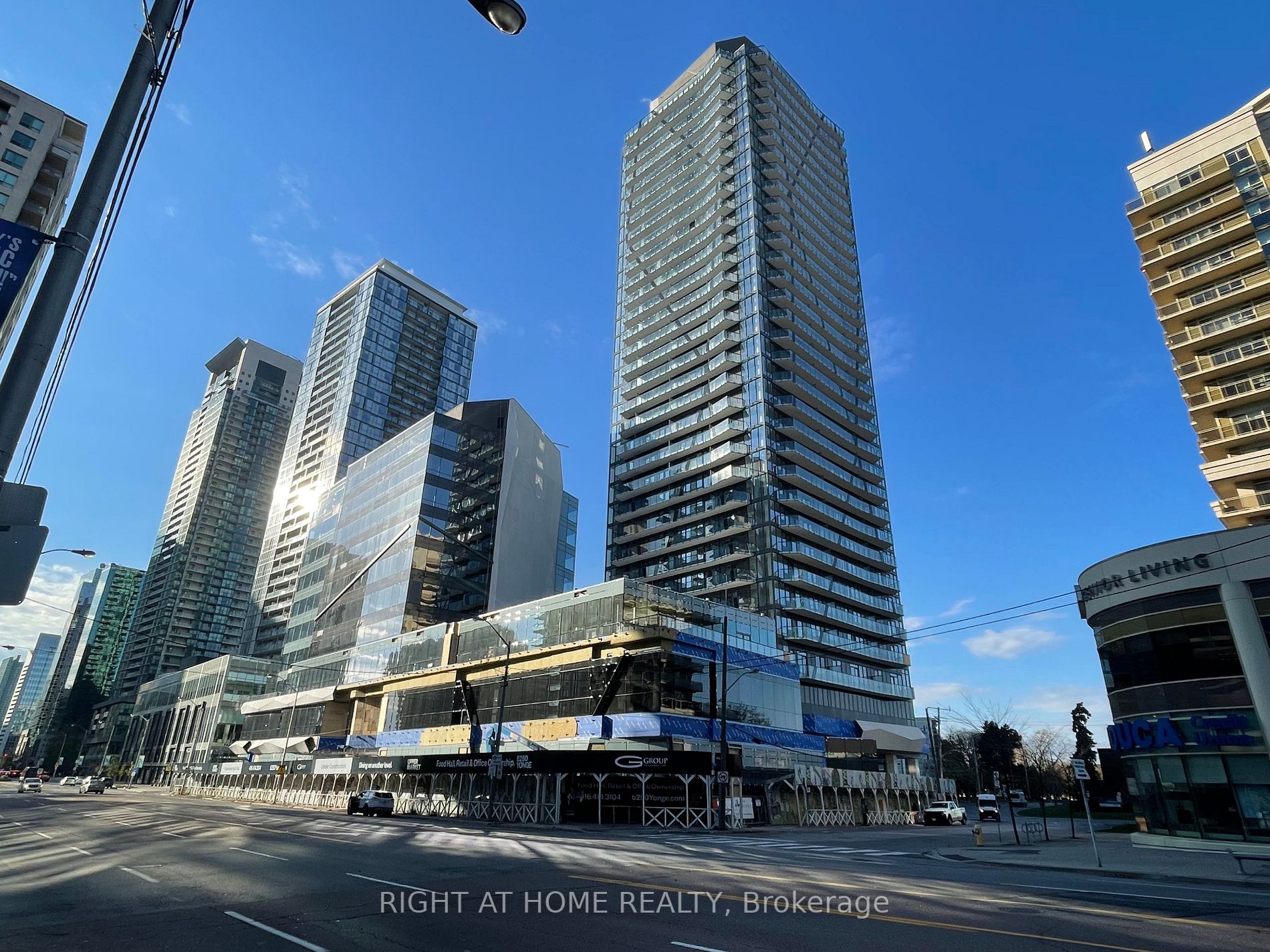 15 Ellerslie Ave, #807