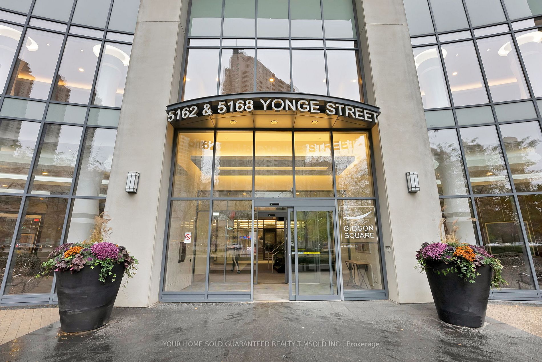 5162 Yonge St, #Ph302