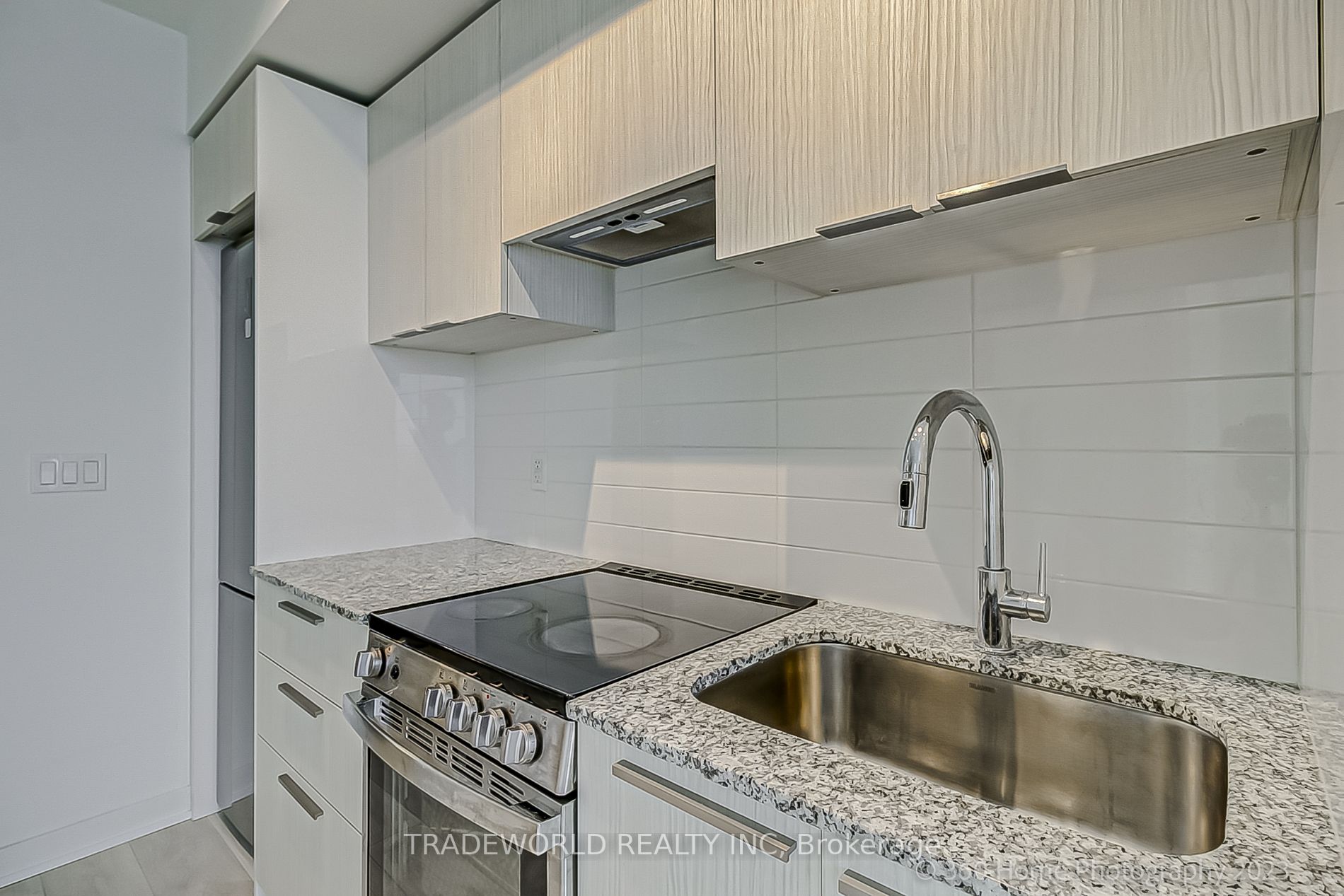 501 Yonge St, #5103