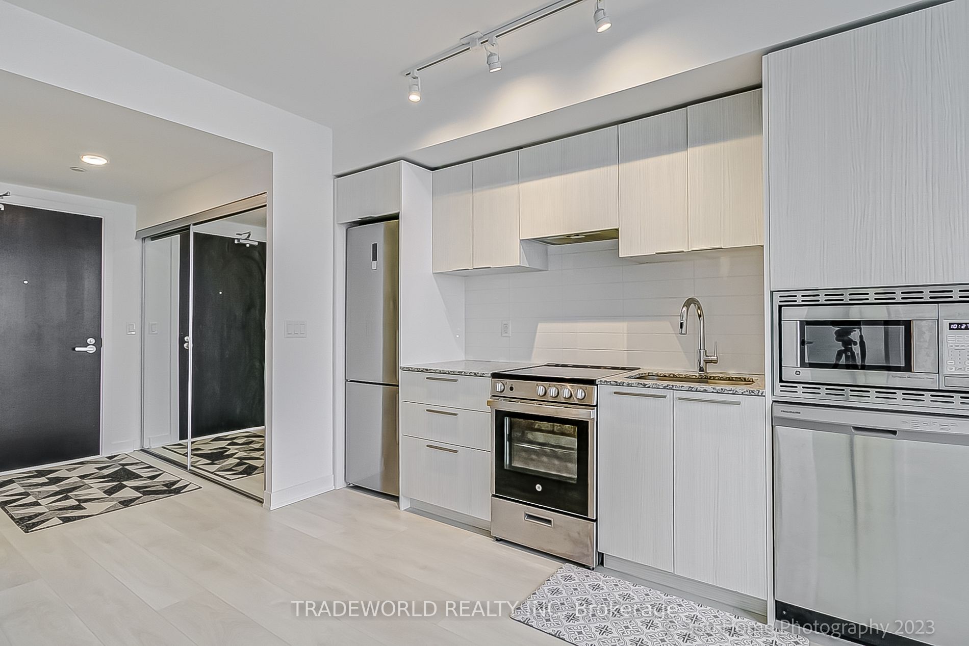 501 Yonge St, #5103