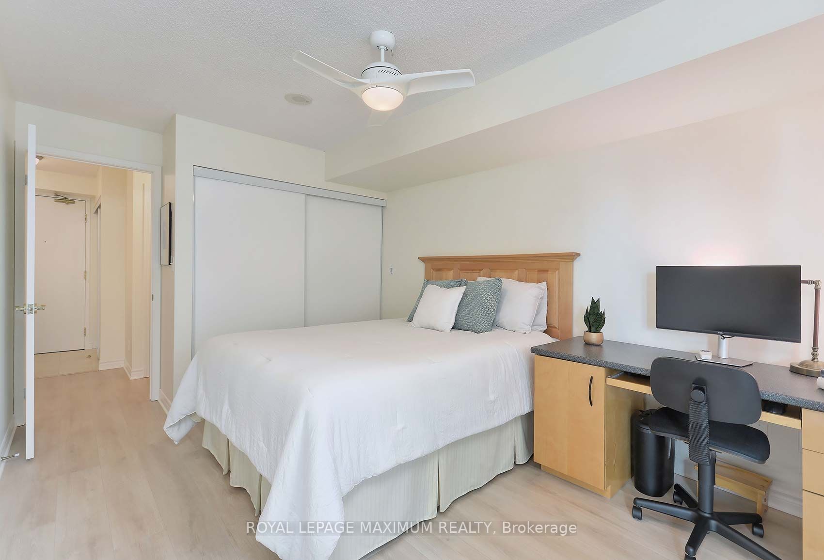 18 Spring Garden Ave, #1209