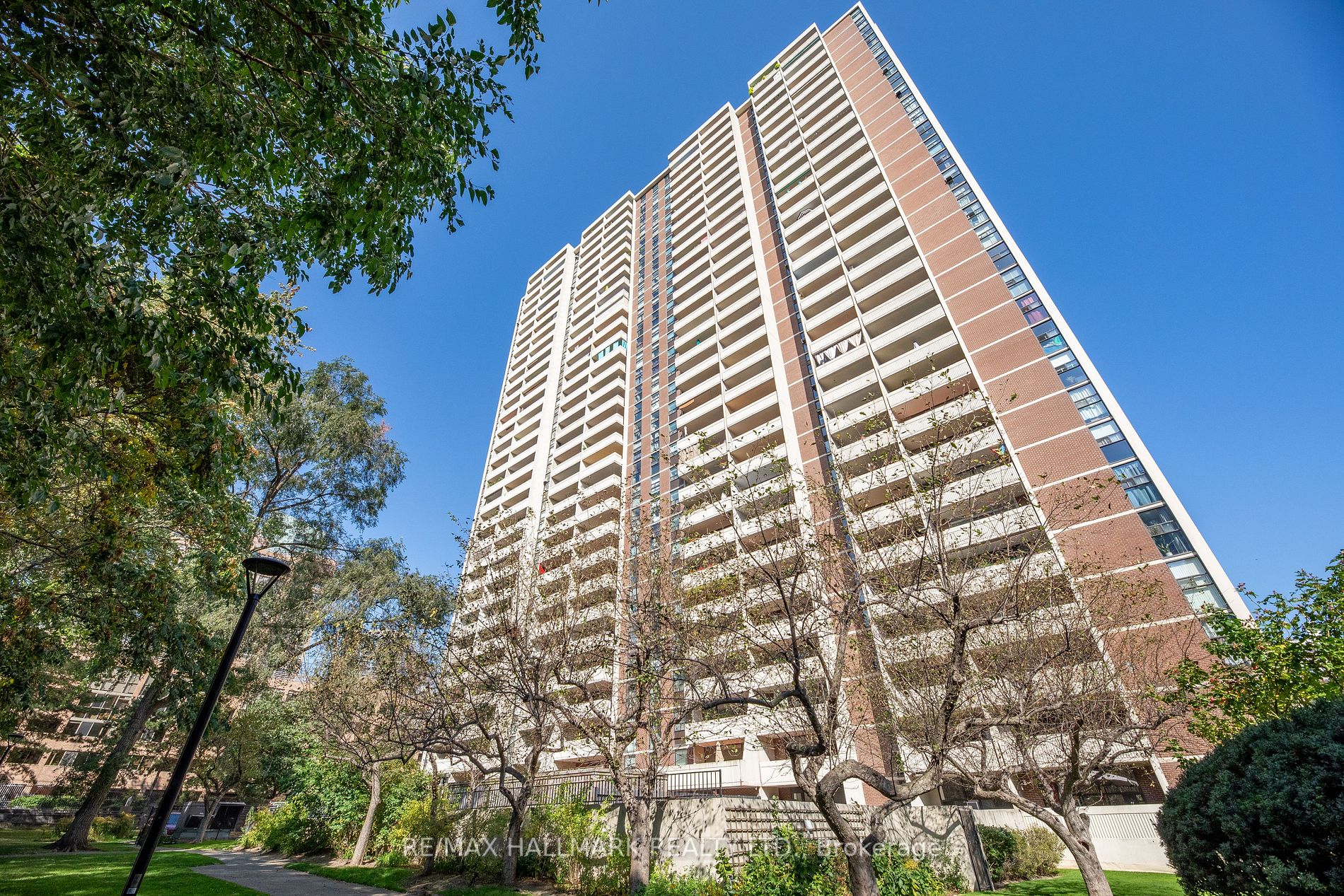 40 Homewood Ave, #1106