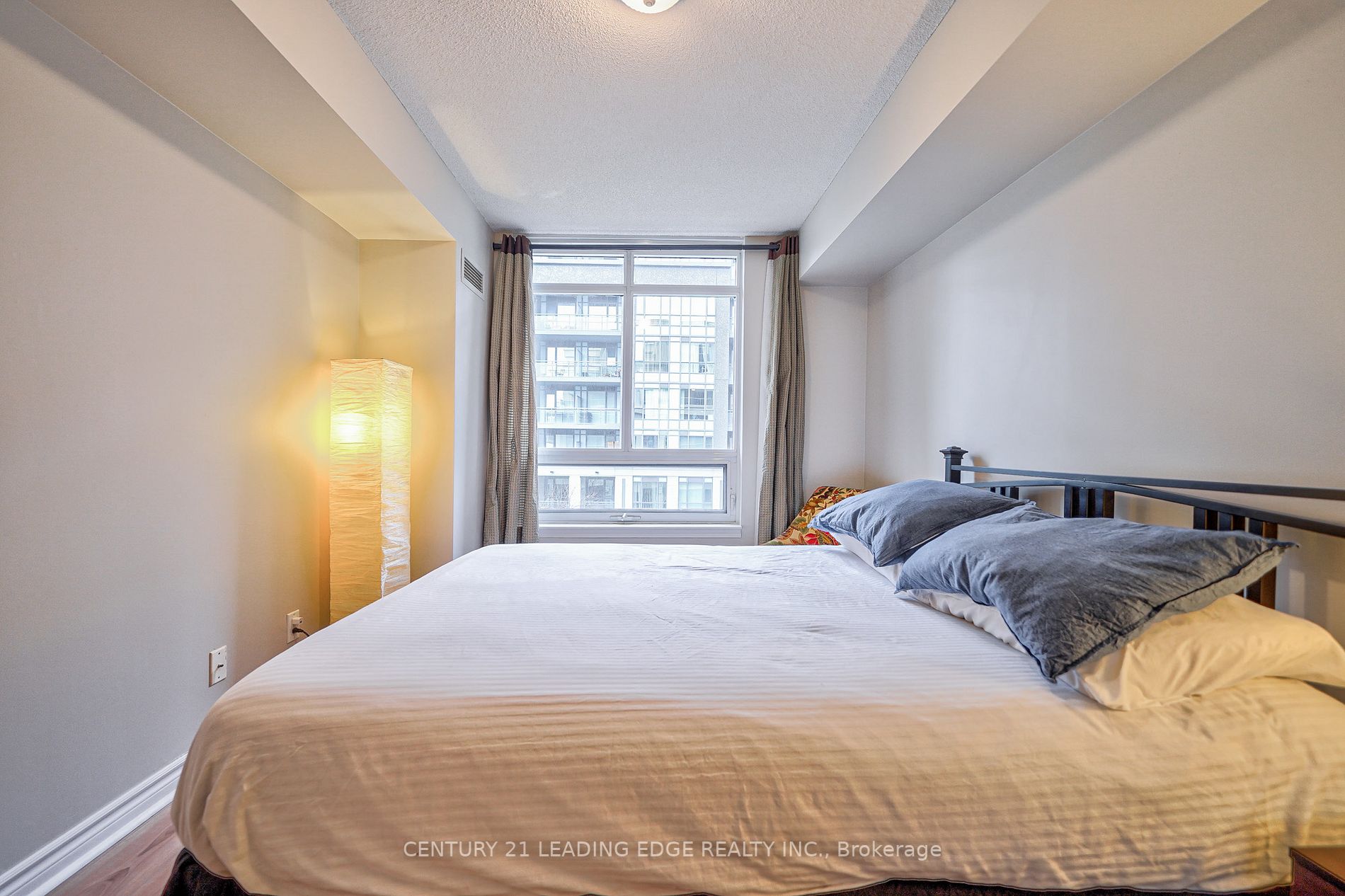 18 Kenaston Gdns, #309