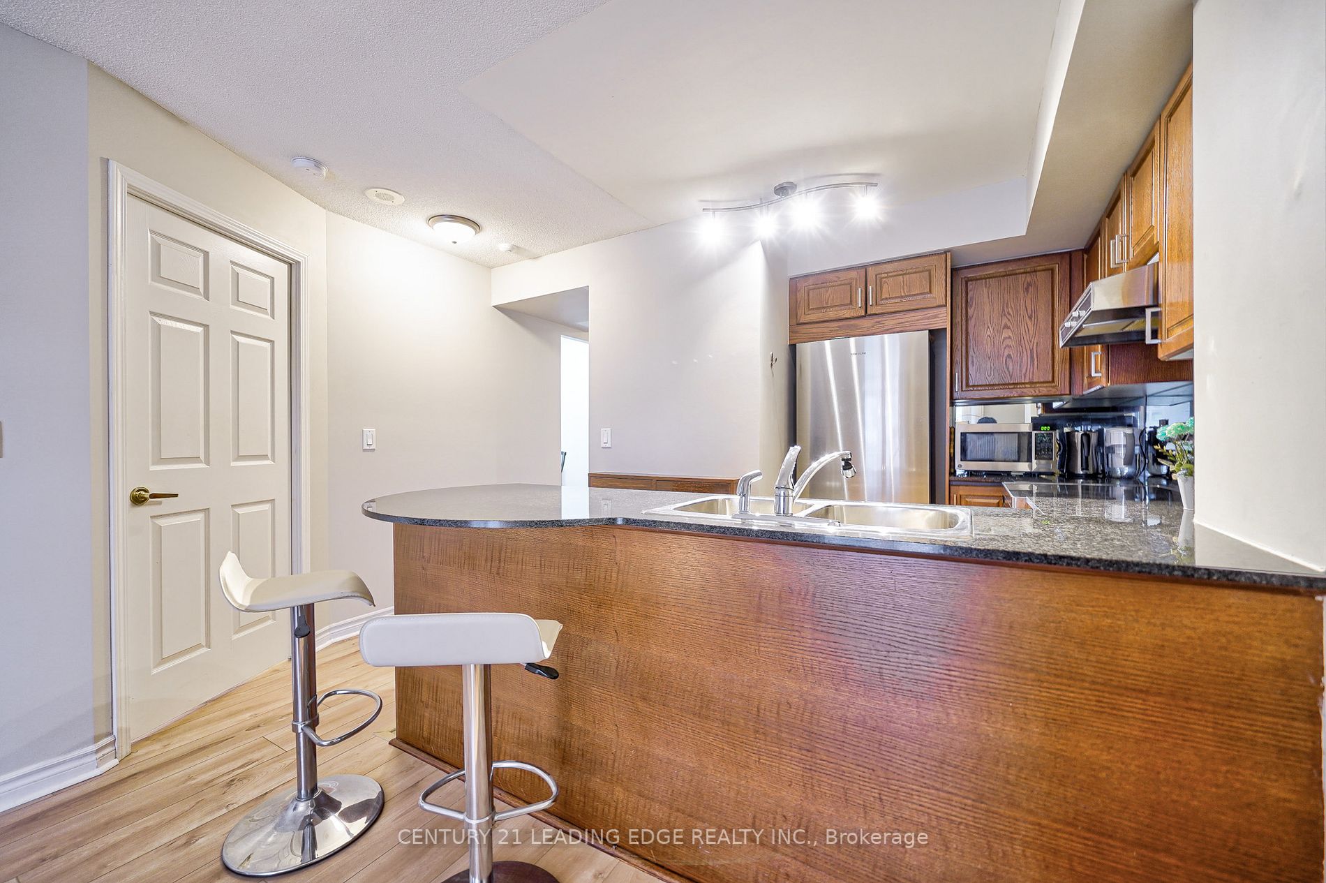 18 Kenaston Gdns, #309