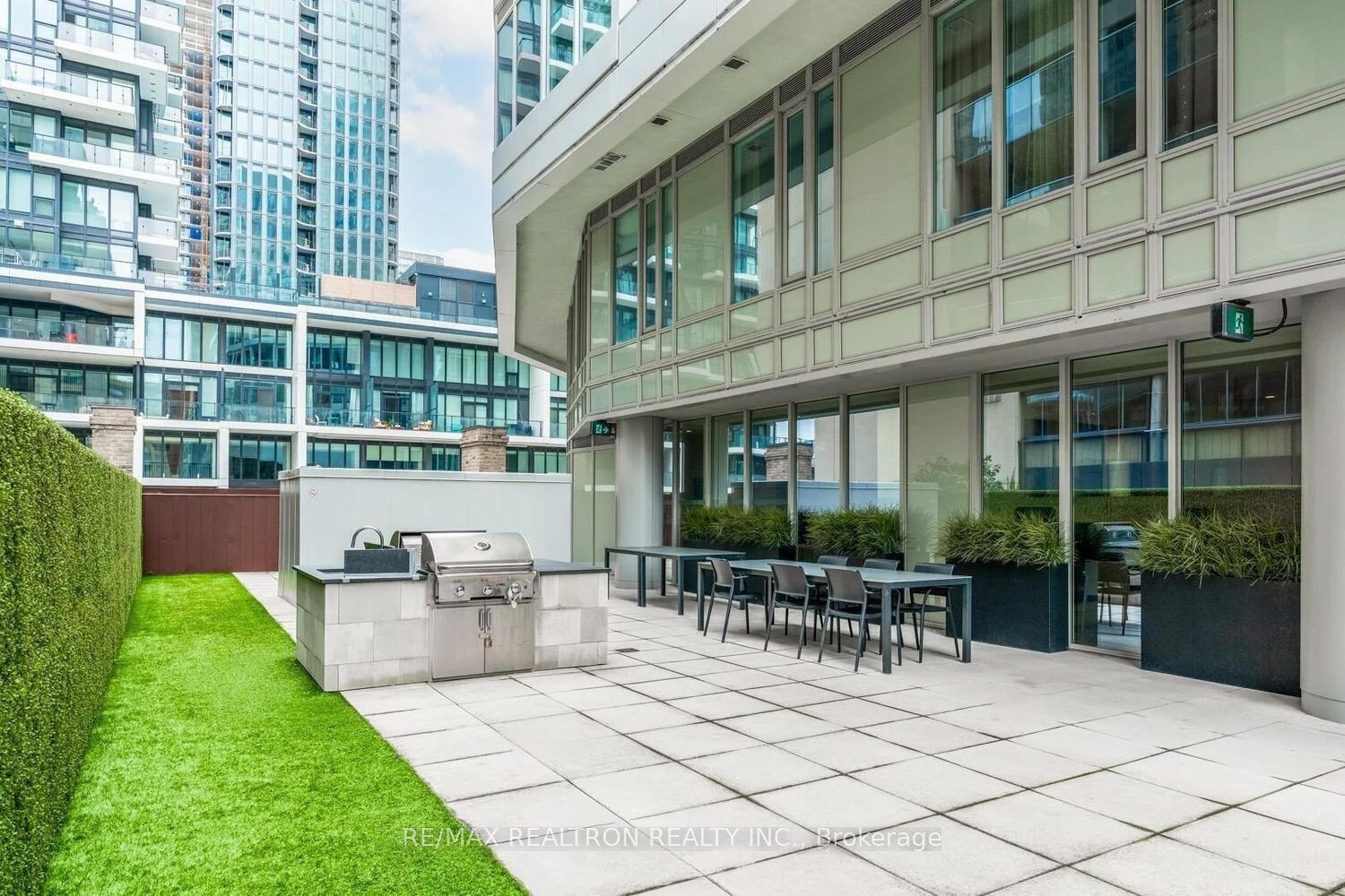 68 Shuter St, #2305