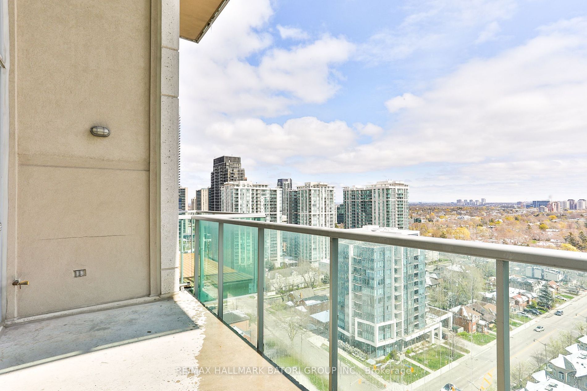 1 Avondale Ave, #1008